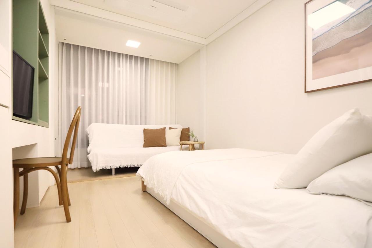 Apartment The Share Myeongdong Сеул Экстерьер фото