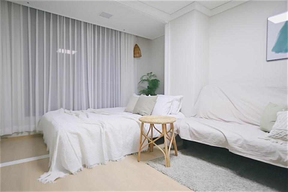 Apartment The Share Myeongdong Сеул Экстерьер фото