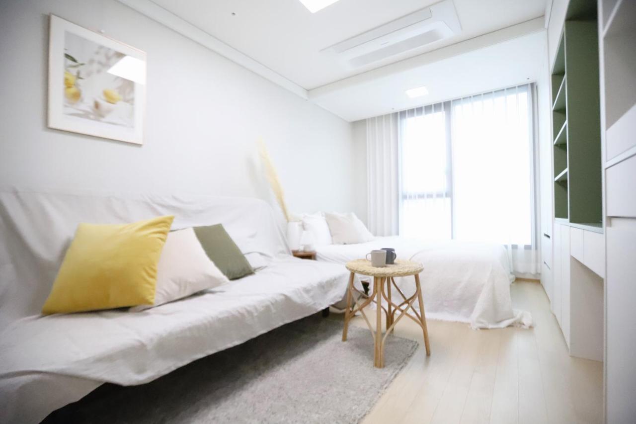 Apartment The Share Myeongdong Сеул Экстерьер фото