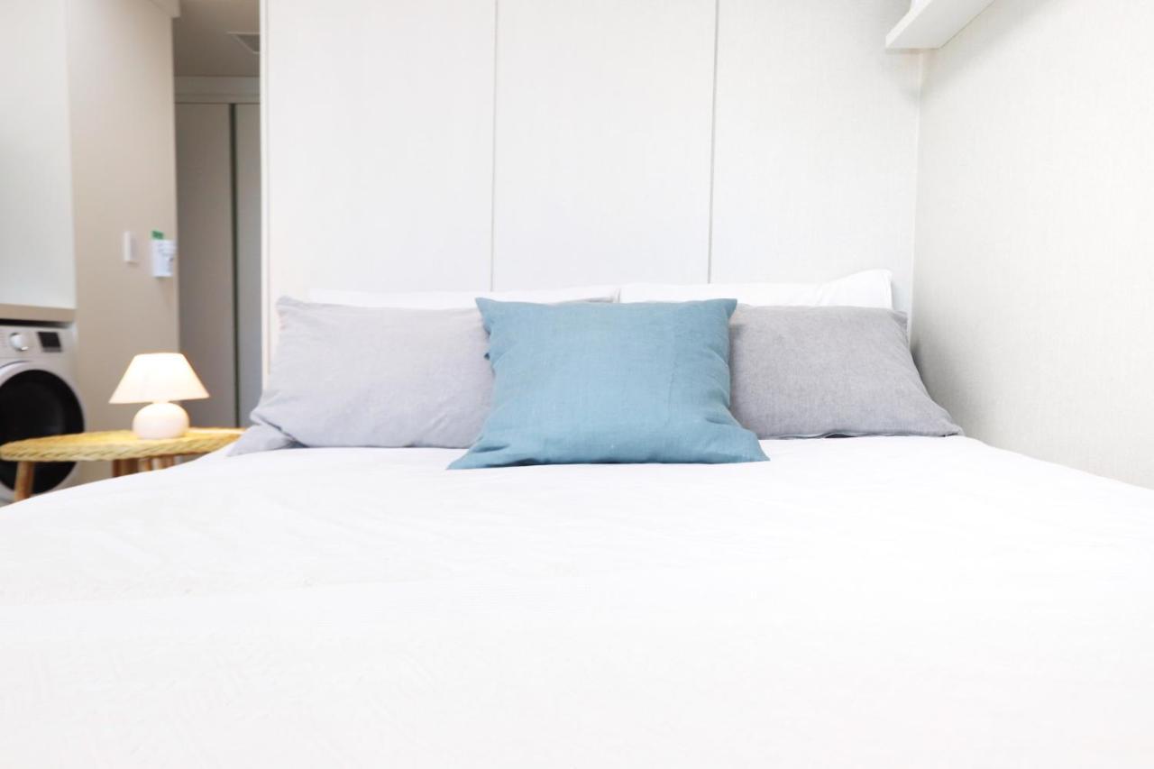 Apartment The Share Myeongdong Сеул Экстерьер фото